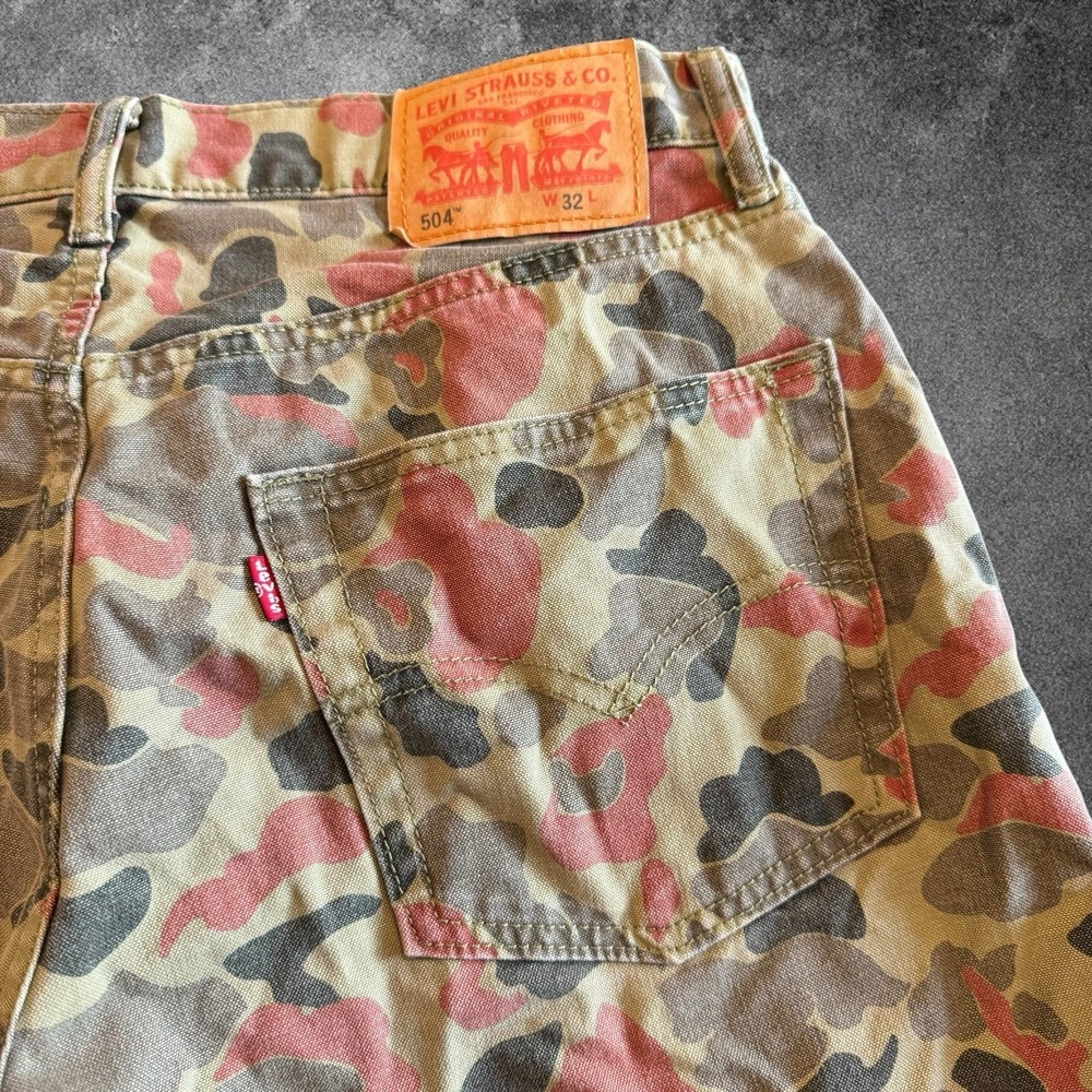 Levi's 504 Camo Shorts Mens 32 Regular Fit Orange Brown Camouflage Streetwear - Picture 2 of 6